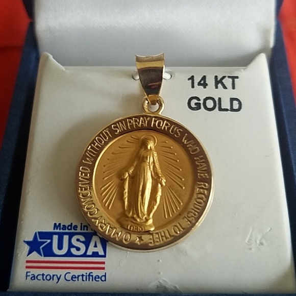 🔥SOLD 🔥14k Yellow Gold Cathedral pendant - Picture 3 of 6